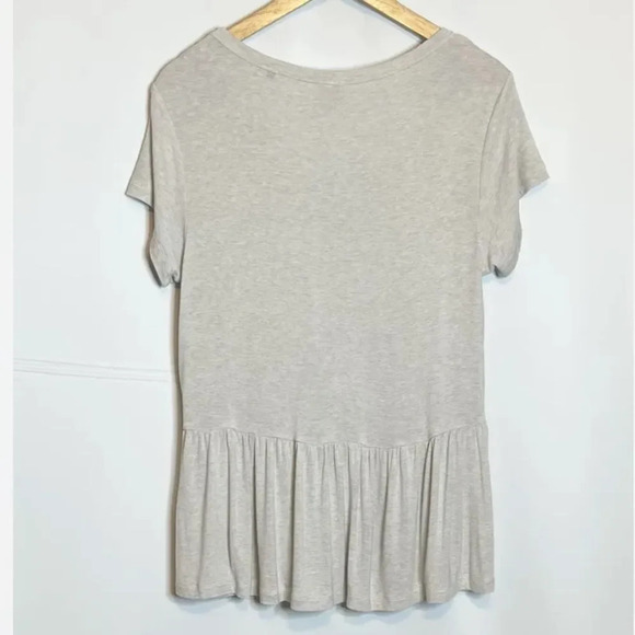 CAbi | Hangout Tee Peplum Top Short Sleeve Heathered Oatmeal - Picture 6 of 10